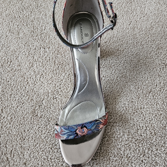 Bandolino Tapestry Sandals - Picture 3 of 5